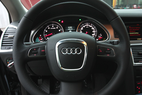 LẪY CHUYỂN SỐ VÔ LĂNG XE HƠI AUDI
